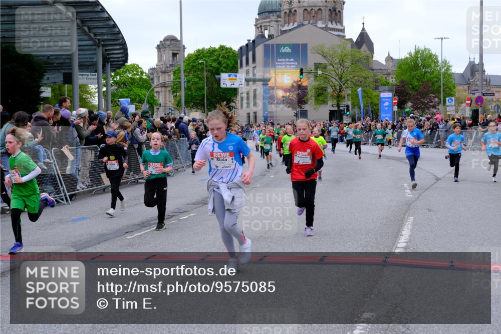 25.04.2026 - Das Zehntel Tim E. http://msf.ph/oto/9575085 25.04.2026 10:52:39 Ziel 5081, 5092, 5292, 5303, 5514, 5738, 5907, 6054, 6123, 6144, 6147, 6161, 6177, 6409, 6428, 6491, 6493, 6512, 6651, 6679, 6754, 6840, 6935, 6960, 6987, 7238, 7255, 7299, 7320, 7513, 7548, 7608, 7615, 7745, 7757, 7869, 7890, 7904, 7918, 7921, 7976, 8022, 8024, 8036 meine-sportfotos.de