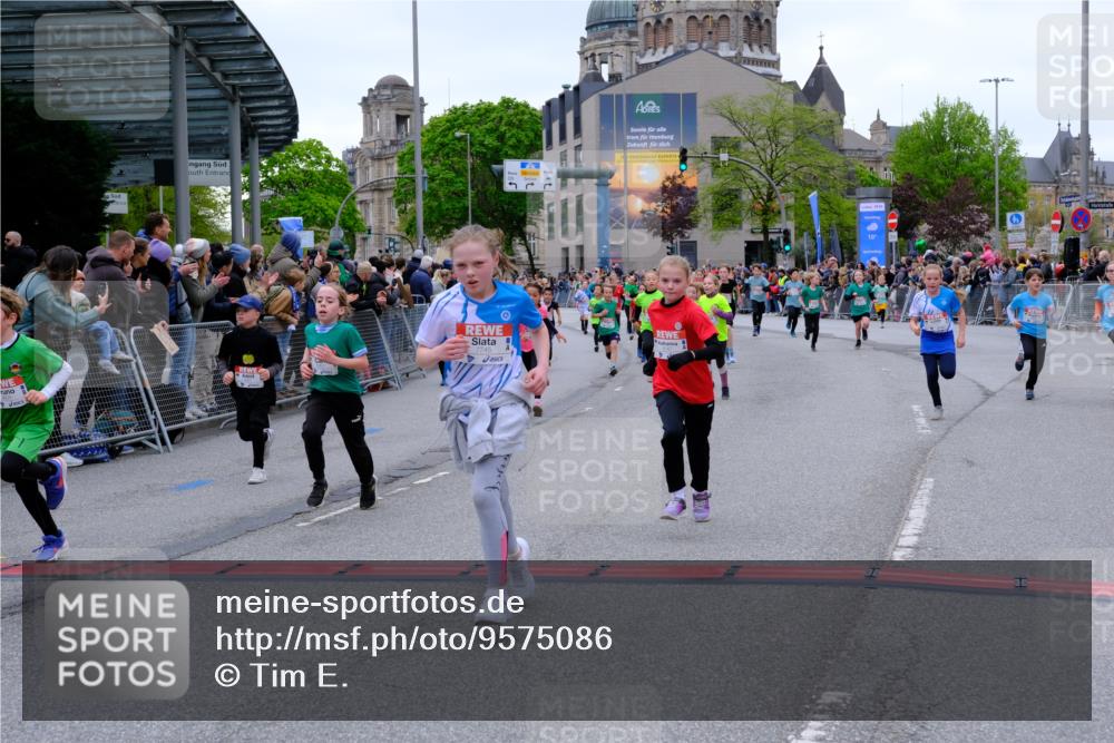 25.04.2026 - Das Zehntel Tim E. http://msf.ph/oto/9575086 25.04.2026 10:52:39 Ziel 5081, 5092, 5292, 5303, 5514, 5738, 5907, 6054, 6123, 6144, 6147, 6161, 6177, 6409, 6428, 6491, 6493, 6512, 6651, 6679, 6754, 6840, 6935, 6960, 6987, 7238, 7255, 7299, 7320, 7513, 7548, 7608, 7615, 7745, 7757, 7869, 7890, 7904, 7918, 7921, 7976, 8022, 8024, 8036 meine-sportfotos.de