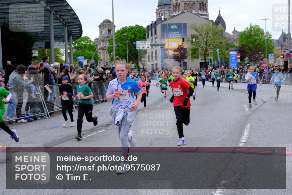 25.04.2026 - Das Zehntel Tim E. http://msf.ph/oto/9575087 25.04.2026 10:52:39 Ziel 5081, 5092, 5292, 5303, 5514, 5738, 5907, 6054, 6123, 6144, 6147, 6161, 6177, 6409, 6428, 6491, 6493, 6512, 6651, 6679, 6754, 6840, 6935, 6960, 6987, 7238, 7255, 7299, 7320, 7513, 7548, 7608, 7615, 7745, 7757, 7869, 7890, 7904, 7918, 7921, 7976, 8022, 8024, 8036 meine-sportfotos.de