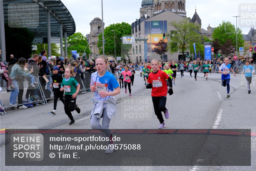 25.04.2026 - Das Zehntel Tim E. http://msf.ph/oto/9575088 25.04.2026 10:52:39 Ziel 5081, 5092, 5292, 5303, 5514, 5738, 5907, 6054, 6123, 6144, 6147, 6161, 6177, 6409, 6428, 6491, 6493, 6512, 6651, 6679, 6754, 6840, 6935, 6960, 6987, 7238, 7255, 7299, 7320, 7513, 7548, 7608, 7615, 7745, 7757, 7869, 7890, 7904, 7918, 7921, 7976, 8022, 8024, 8036 meine-sportfotos.de