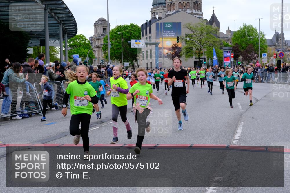 25.04.2026 - Das Zehntel Tim E. http://msf.ph/oto/9575102 25.04.2026 10:52:42 Ziel 5292, 5303, 5514, 5738, 5907, 6018, 6054, 6113, 6123, 6131, 6144, 6147, 6161, 6177, 6491, 6493, 6512, 6517, 6651, 6754, 6840, 6935, 6960, 6987, 7105, 7165, 7167, 7238, 7255, 7299, 7320, 7513, 7548, 7599, 7608, 7615, 7629, 7672, 7745, 7757, 7869, 7890, 7904, 7918, 7921, 7976, 8022, 8024, 8036 meine-sportfotos.de