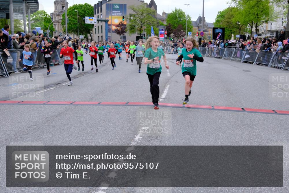 25.04.2026 - Das Zehntel Tim E. http://msf.ph/oto/9575107 25.04.2026 10:52:44 Ziel 5292, 5303, 5514, 5738, 5907, 5925, 6018, 6054, 6113, 6123, 6131, 6147, 6161, 6177, 6262, 6266, 6491, 6517, 6651, 6840, 6935, 6960, 6987, 7105, 7165, 7167, 7238, 7255, 7299, 7395, 7513, 7548, 7599, 7615, 7629, 7672, 7699, 7745, 7757, 7869, 7890, 7904, 7918, 7921, 8022, 8024, 8036 meine-sportfotos.de