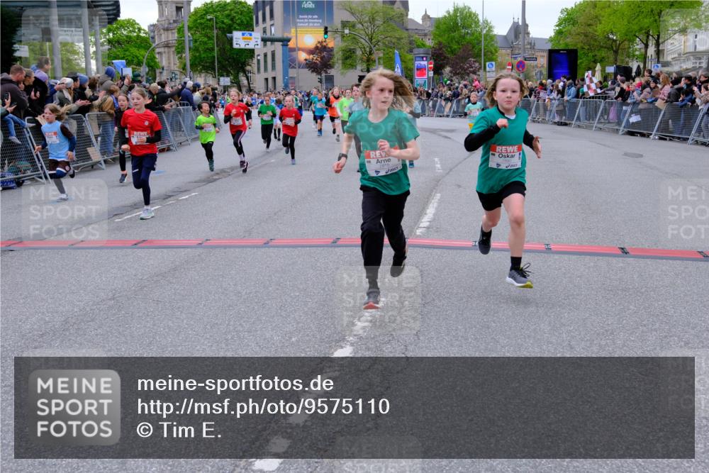 25.04.2026 - Das Zehntel Tim E. http://msf.ph/oto/9575110 25.04.2026 10:52:44 Ziel 5292, 5303, 5514, 5738, 5907, 5925, 6018, 6054, 6113, 6123, 6131, 6147, 6161, 6177, 6262, 6266, 6491, 6517, 6651, 6840, 6935, 6960, 6987, 7105, 7165, 7167, 7238, 7255, 7299, 7395, 7513, 7548, 7599, 7615, 7629, 7672, 7699, 7745, 7757, 7869, 7890, 7904, 7918, 7921, 8022, 8024, 8036 meine-sportfotos.de