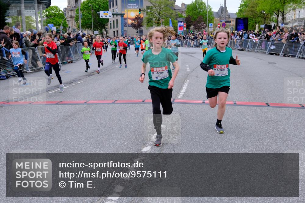 25.04.2026 - Das Zehntel Tim E. http://msf.ph/oto/9575111 25.04.2026 10:52:44 Ziel 5292, 5303, 5514, 5738, 5907, 5925, 6018, 6054, 6113, 6123, 6131, 6147, 6161, 6177, 6262, 6266, 6491, 6517, 6651, 6840, 6935, 6960, 6987, 7105, 7165, 7167, 7238, 7255, 7299, 7395, 7513, 7548, 7599, 7615, 7629, 7672, 7699, 7745, 7757, 7869, 7890, 7904, 7918, 7921, 8022, 8024, 8036 meine-sportfotos.de