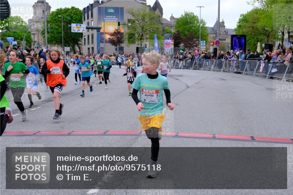 25.04.2026 - Das Zehntel Tim E. http://msf.ph/oto/9575118 25.04.2026 10:52:48 Ziel 5292, 5303, 5427, 5488, 5514, 5787, 5884, 5910, 5925, 5928, 6018, 6081, 6113, 6123, 6131, 6161, 6177, 6262, 6266, 6491, 6517, 6745, 6840, 6935, 6960, 7105, 7165, 7167, 7190, 7255, 7395, 7456, 7459, 7513, 7548, 7599, 7629, 7672, 7699, 7716, 7869, 7890, 7918 meine-sportfotos.de
