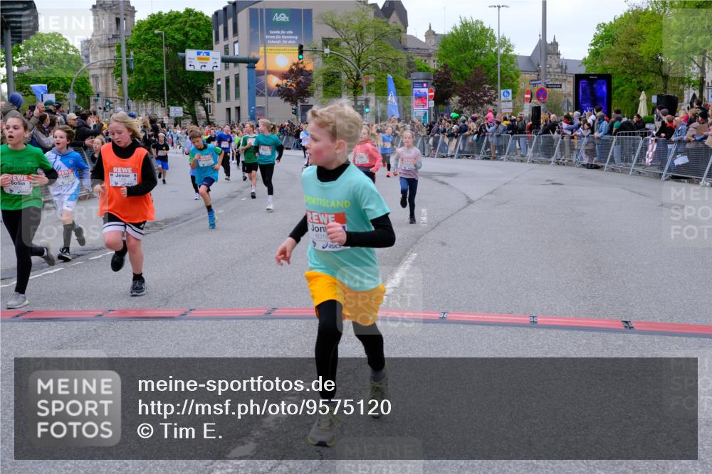 25.04.2026 - Das Zehntel Tim E. http://msf.ph/oto/9575120 25.04.2026 10:52:48 Ziel 5292, 5303, 5427, 5488, 5514, 5787, 5884, 5910, 5925, 5928, 6018, 6081, 6113, 6123, 6131, 6161, 6177, 6262, 6266, 6491, 6517, 6745, 6840, 6935, 6960, 7105, 7165, 7167, 7190, 7255, 7395, 7456, 7459, 7513, 7548, 7599, 7629, 7672, 7699, 7716, 7869, 7890, 7918 meine-sportfotos.de