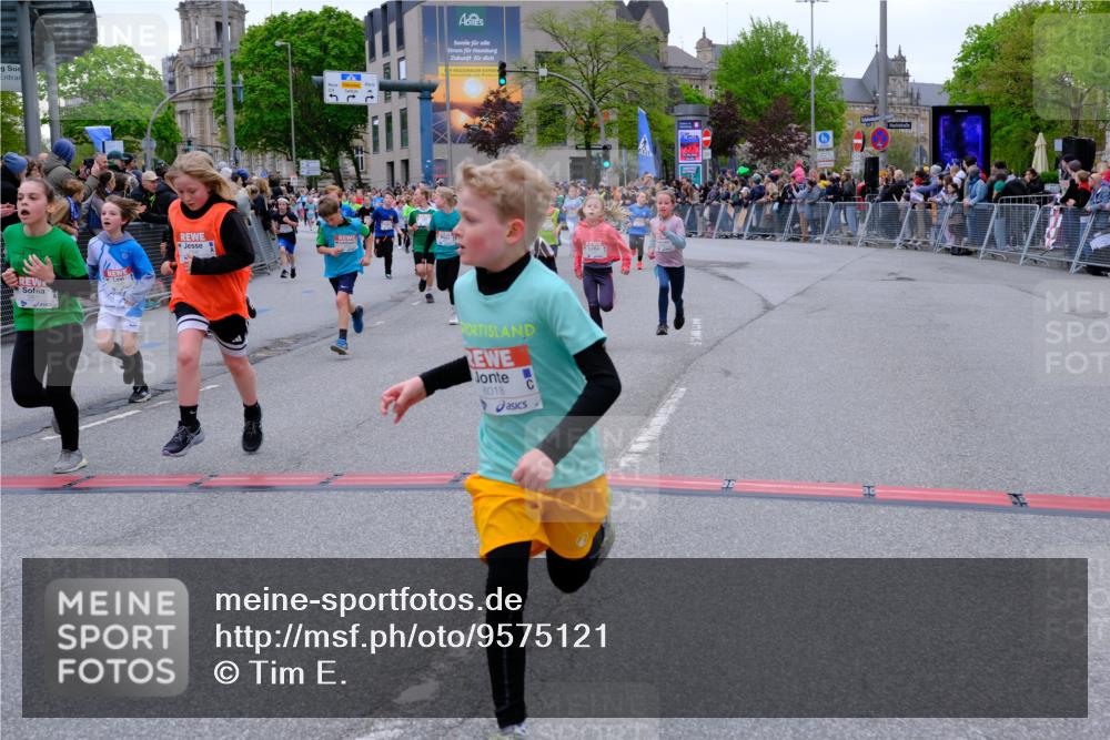 25.04.2026 - Das Zehntel Tim E. http://msf.ph/oto/9575121 25.04.2026 10:52:48 Ziel 5292, 5303, 5427, 5488, 5514, 5787, 5884, 5910, 5925, 5928, 6018, 6081, 6113, 6123, 6131, 6161, 6177, 6262, 6266, 6491, 6517, 6745, 6840, 6935, 6960, 7105, 7165, 7167, 7190, 7255, 7395, 7456, 7459, 7513, 7548, 7599, 7629, 7672, 7699, 7716, 7869, 7890, 7918 meine-sportfotos.de