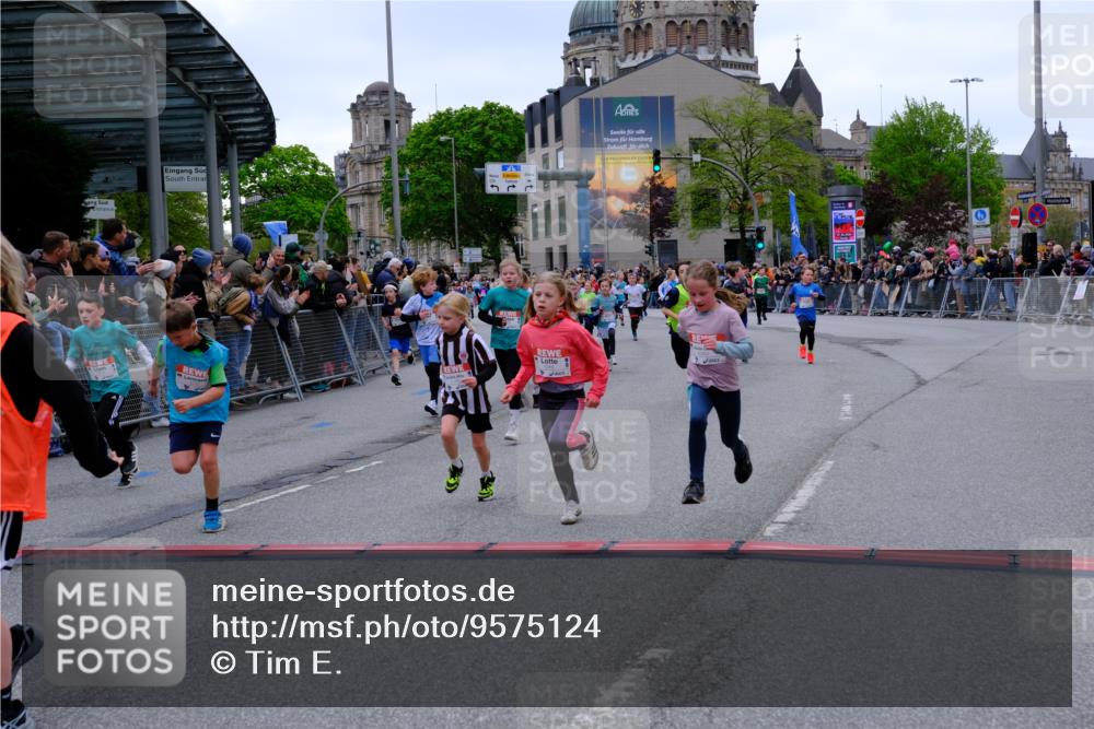 25.04.2026 - Das Zehntel Tim E. http://msf.ph/oto/9575124 25.04.2026 10:52:49 Ziel 5292, 5303, 5427, 5488, 5514, 5787, 5884, 5910, 5925, 5928, 6018, 6081, 6113, 6123, 6131, 6161, 6177, 6262, 6266, 6313, 6491, 6517, 6745, 6840, 7105, 7165, 7167, 7190, 7255, 7395, 7456, 7459, 7513, 7548, 7599, 7629, 7672, 7699, 7716, 7869, 7890, 7918 meine-sportfotos.de
