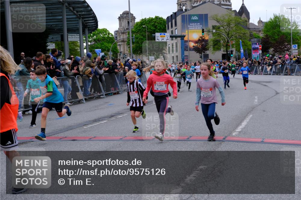 25.04.2026 - Das Zehntel Tim E. http://msf.ph/oto/9575126 25.04.2026 10:52:49 Ziel 5292, 5303, 5427, 5488, 5514, 5787, 5884, 5910, 5925, 5928, 6018, 6081, 6113, 6123, 6131, 6161, 6177, 6262, 6266, 6313, 6491, 6517, 6745, 6840, 7105, 7165, 7167, 7190, 7255, 7395, 7456, 7459, 7513, 7548, 7599, 7629, 7672, 7699, 7716, 7869, 7890, 7918 meine-sportfotos.de
