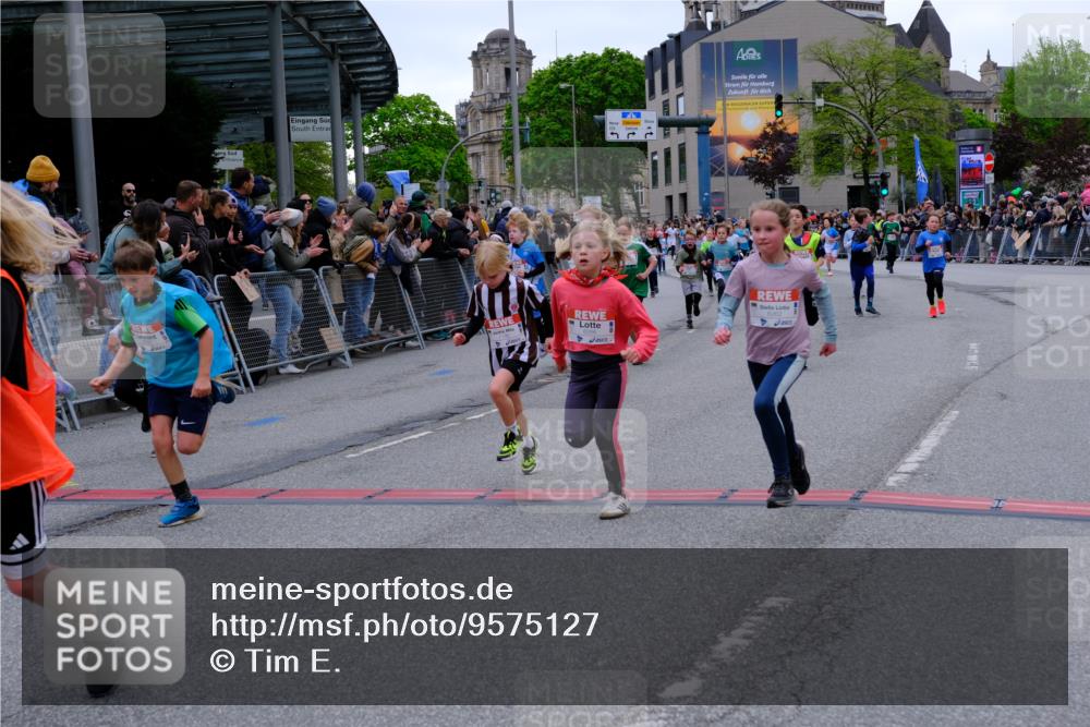25.04.2026 - Das Zehntel Tim E. http://msf.ph/oto/9575127 25.04.2026 10:52:50 Ziel 5427, 5488, 5787, 5884, 5910, 5925, 5928, 6018, 6081, 6113, 6123, 6131, 6161, 6177, 6262, 6266, 6313, 6491, 6517, 6745, 6840, 7105, 7128, 7165, 7167, 7190, 7395, 7456, 7459, 7513, 7548, 7599, 7629, 7672, 7699, 7716, 7869, 7890, 7918 meine-sportfotos.de