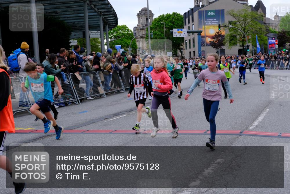 25.04.2026 - Das Zehntel Tim E. http://msf.ph/oto/9575128 25.04.2026 10:52:50 Ziel 5427, 5488, 5787, 5884, 5910, 5925, 5928, 6018, 6081, 6113, 6123, 6131, 6161, 6177, 6262, 6266, 6313, 6491, 6517, 6745, 6840, 7105, 7128, 7165, 7167, 7190, 7395, 7456, 7459, 7513, 7548, 7599, 7629, 7672, 7699, 7716, 7869, 7890, 7918 meine-sportfotos.de