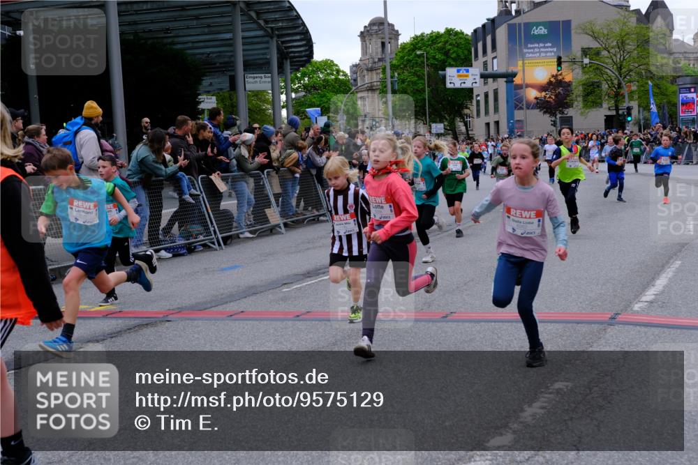 25.04.2026 - Das Zehntel Tim E. http://msf.ph/oto/9575129 25.04.2026 10:52:50 Ziel 5427, 5488, 5787, 5884, 5910, 5925, 5928, 6018, 6081, 6113, 6123, 6131, 6161, 6177, 6262, 6266, 6313, 6491, 6517, 6745, 6840, 7105, 7128, 7165, 7167, 7190, 7395, 7456, 7459, 7513, 7548, 7599, 7629, 7672, 7699, 7716, 7869, 7890, 7918 meine-sportfotos.de