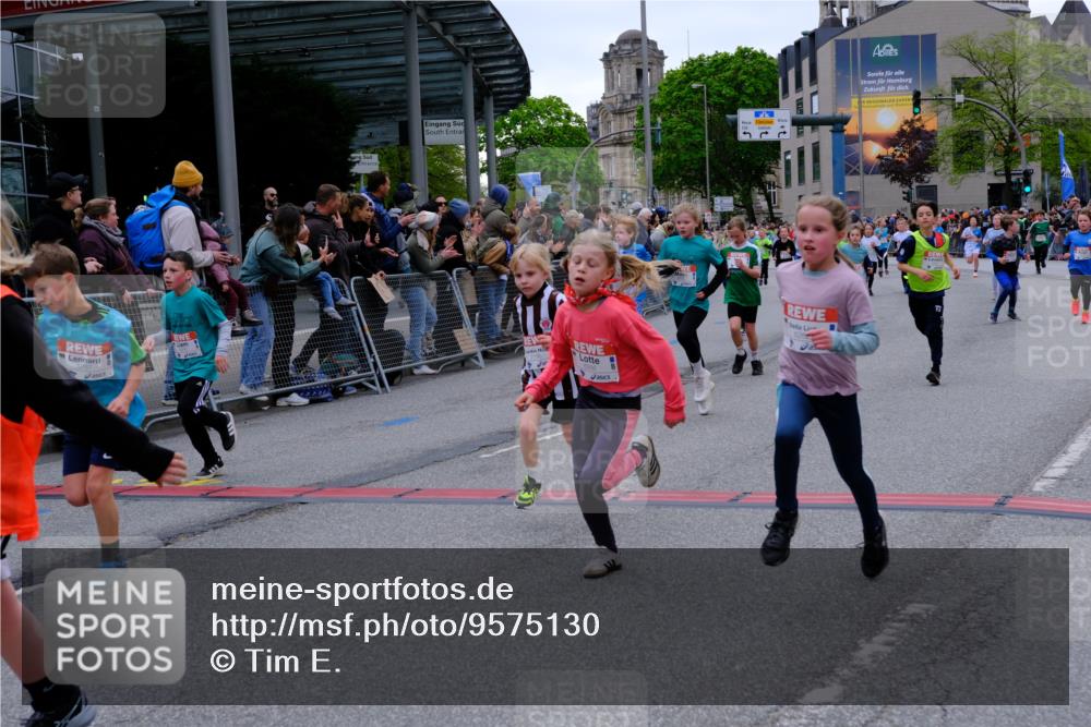 25.04.2026 - Das Zehntel Tim E. http://msf.ph/oto/9575130 25.04.2026 10:52:50 Ziel 5427, 5488, 5787, 5884, 5910, 5925, 5928, 6018, 6081, 6113, 6123, 6131, 6161, 6177, 6262, 6266, 6313, 6491, 6517, 6745, 6840, 7105, 7128, 7165, 7167, 7190, 7395, 7456, 7459, 7513, 7548, 7599, 7629, 7672, 7699, 7716, 7869, 7890, 7918 meine-sportfotos.de