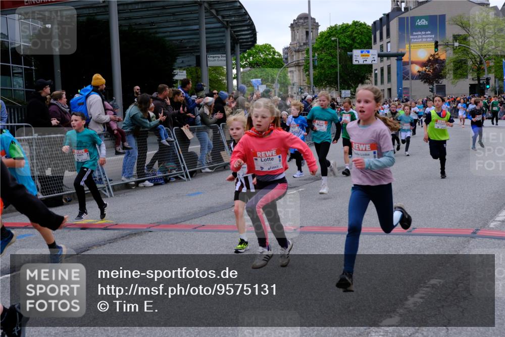 25.04.2026 - Das Zehntel Tim E. http://msf.ph/oto/9575131 25.04.2026 10:52:50 Ziel 5427, 5488, 5787, 5884, 5910, 5925, 5928, 6018, 6081, 6113, 6123, 6131, 6161, 6177, 6262, 6266, 6313, 6491, 6517, 6745, 6840, 7105, 7128, 7165, 7167, 7190, 7395, 7456, 7459, 7513, 7548, 7599, 7629, 7672, 7699, 7716, 7869, 7890, 7918 meine-sportfotos.de