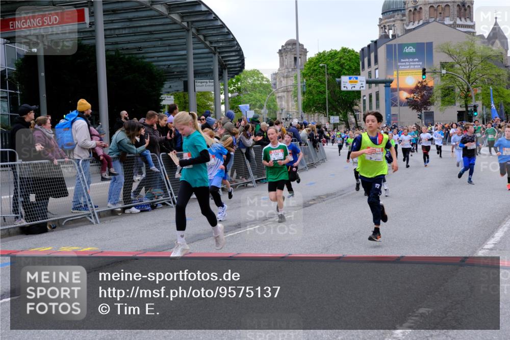 25.04.2026 - Das Zehntel Tim E. http://msf.ph/oto/9575137 25.04.2026 10:52:51 Ziel 5154, 5158, 5180, 5427, 5488, 5504, 5787, 5884, 5910, 5925, 5928, 6018, 6081, 6113, 6123, 6131, 6262, 6266, 6313, 6415, 6517, 6745, 6840, 7105, 7128, 7165, 7167, 7190, 7395, 7456, 7459, 7599, 7629, 7672, 7699, 7716, 7890 meine-sportfotos.de