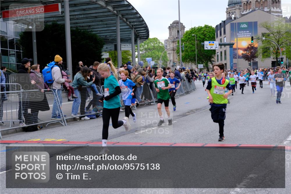 25.04.2026 - Das Zehntel Tim E. http://msf.ph/oto/9575138 25.04.2026 10:52:51 Ziel 5154, 5158, 5180, 5427, 5488, 5504, 5787, 5884, 5910, 5925, 5928, 6018, 6081, 6113, 6123, 6131, 6262, 6266, 6313, 6415, 6517, 6745, 6840, 7105, 7128, 7165, 7167, 7190, 7395, 7456, 7459, 7599, 7629, 7672, 7699, 7716, 7890 meine-sportfotos.de