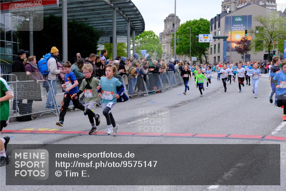 25.04.2026 - Das Zehntel Tim E. http://msf.ph/oto/9575147 25.04.2026 10:52:53 Ziel 5154, 5158, 5180, 5237, 5427, 5488, 5504, 5787, 5884, 5897, 5898, 5910, 5925, 5928, 6018, 6081, 6113, 6262, 6266, 6313, 6382, 6415, 6745, 7105, 7128, 7165, 7167, 7190, 7395, 7456, 7459, 7599, 7629, 7699, 7716, 7750 meine-sportfotos.de