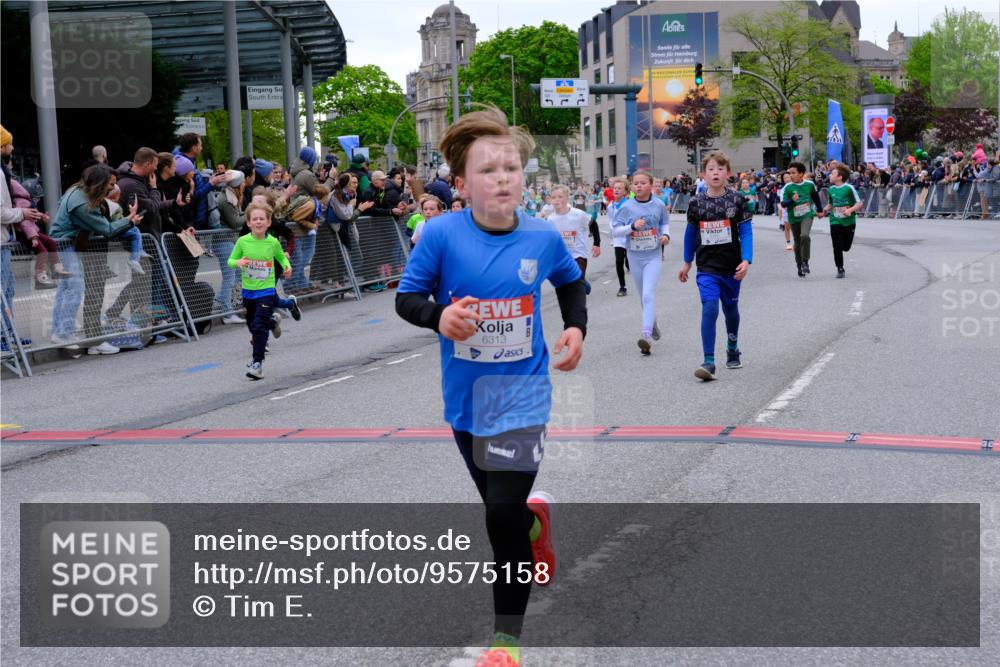 25.04.2026 - Das Zehntel Tim E. http://msf.ph/oto/9575158 25.04.2026 10:52:55 Ziel 5109, 5154, 5158, 5180, 5237, 5427, 5488, 5504, 5695, 5787, 5884, 5897, 5898, 5910, 5925, 5928, 6081, 6262, 6266, 6313, 6382, 6415, 6745, 7128, 7187, 7190, 7395, 7456, 7459, 7699, 7716, 7750, 7950, 7986 meine-sportfotos.de