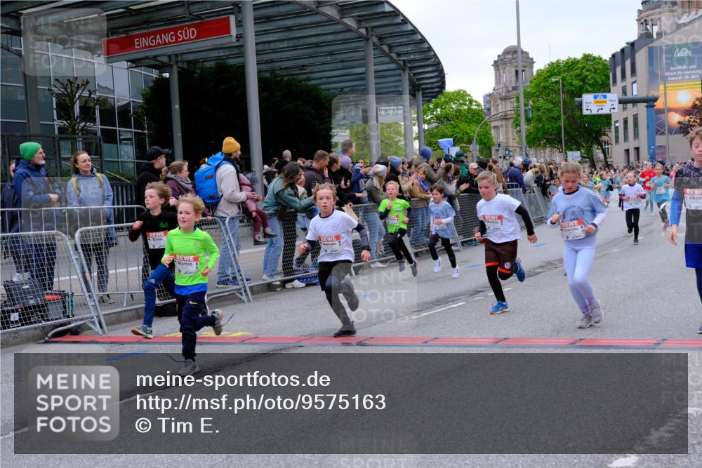 25.04.2026 - Das Zehntel Tim E. http://msf.ph/oto/9575163 25.04.2026 10:52:56 Ziel 5109, 5154, 5158, 5180, 5237, 5427, 5488, 5504, 5695, 5775, 5787, 5884, 5897, 5898, 5910, 5928, 6081, 6262, 6266, 6313, 6382, 6415, 6745, 7128, 7187, 7190, 7456, 7459, 7512, 7533, 7699, 7716, 7750, 7950, 7986 meine-sportfotos.de