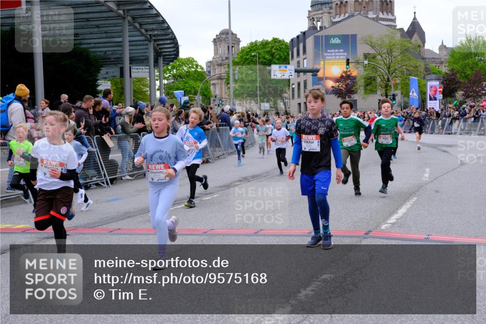 25.04.2026 - Das Zehntel Tim E. http://msf.ph/oto/9575168 25.04.2026 10:52:57 Ziel 5063, 5109, 5154, 5158, 5180, 5237, 5427, 5488, 5504, 5695, 5775, 5787, 5884, 5897, 5898, 5910, 5928, 6081, 6145, 6313, 6321, 6382, 6415, 6745, 7128, 7187, 7190, 7456, 7459, 7512, 7533, 7716, 7750, 7950, 7986 meine-sportfotos.de
