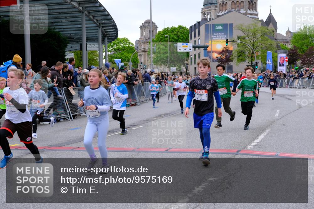 25.04.2026 - Das Zehntel Tim E. http://msf.ph/oto/9575169 25.04.2026 10:52:57 Ziel 5063, 5109, 5154, 5158, 5180, 5237, 5427, 5488, 5504, 5695, 5775, 5787, 5884, 5897, 5898, 5910, 5928, 6081, 6145, 6313, 6321, 6382, 6415, 6745, 7128, 7187, 7190, 7456, 7459, 7512, 7533, 7716, 7750, 7950, 7986 meine-sportfotos.de