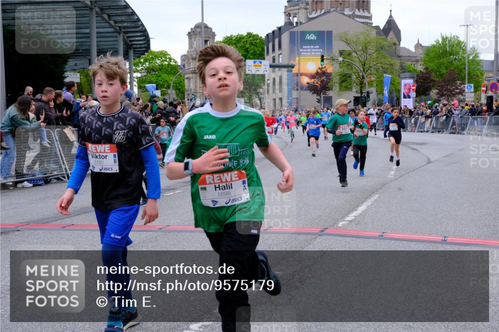 25.04.2026 - Das Zehntel Tim E. http://msf.ph/oto/9575179 25.04.2026 10:52:59 Ziel 5063, 5109, 5154, 5158, 5180, 5237, 5427, 5504, 5695, 5775, 5897, 5898, 5928, 6071, 6072, 6135, 6145, 6313, 6321, 6340, 6382, 6415, 6745, 7128, 7160, 7187, 7456, 7459, 7512, 7533, 7550, 7716, 7733, 7750, 7950, 7986 meine-sportfotos.de