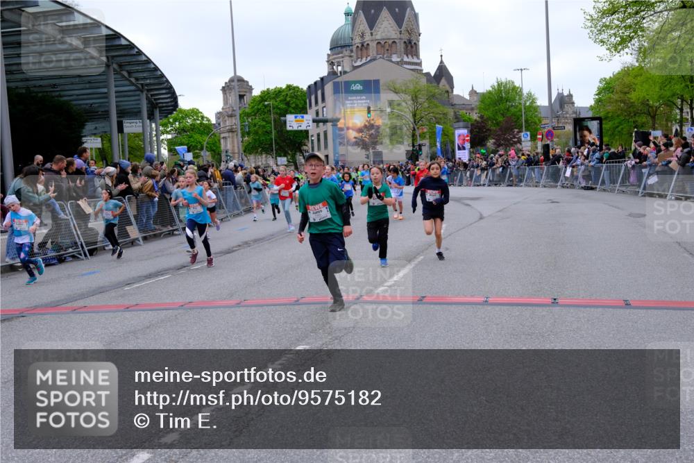 25.04.2026 - Das Zehntel Tim E. http://msf.ph/oto/9575182 25.04.2026 10:53:00 Ziel 5063, 5109, 5154, 5158, 5180, 5237, 5427, 5504, 5695, 5775, 5825, 5897, 5898, 6071, 6072, 6135, 6145, 6313, 6321, 6340, 6382, 6415, 6528, 6745, 7128, 7160, 7187, 7456, 7459, 7504, 7512, 7533, 7550, 7733, 7750, 7950, 7986 meine-sportfotos.de