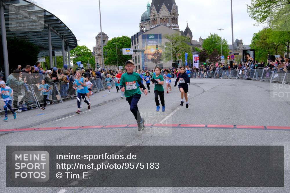 25.04.2026 - Das Zehntel Tim E. http://msf.ph/oto/9575183 25.04.2026 10:53:00 Ziel 5063, 5109, 5154, 5158, 5180, 5237, 5427, 5504, 5695, 5775, 5825, 5897, 5898, 6071, 6072, 6135, 6145, 6313, 6321, 6340, 6382, 6415, 6528, 6745, 7128, 7160, 7187, 7456, 7459, 7504, 7512, 7533, 7550, 7733, 7750, 7950, 7986 meine-sportfotos.de
