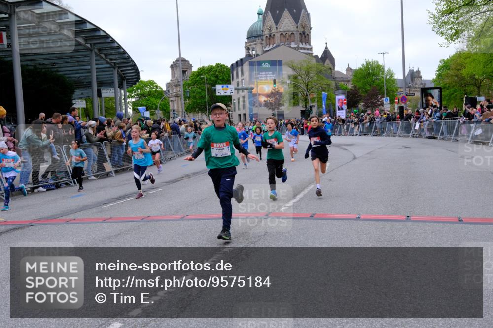 25.04.2026 - Das Zehntel Tim E. http://msf.ph/oto/9575184 25.04.2026 10:53:00 Ziel 5063, 5109, 5154, 5158, 5180, 5237, 5427, 5504, 5695, 5775, 5825, 5897, 5898, 6071, 6072, 6135, 6145, 6313, 6321, 6340, 6382, 6415, 6528, 6745, 7128, 7160, 7187, 7456, 7459, 7504, 7512, 7533, 7550, 7733, 7750, 7950, 7986 meine-sportfotos.de