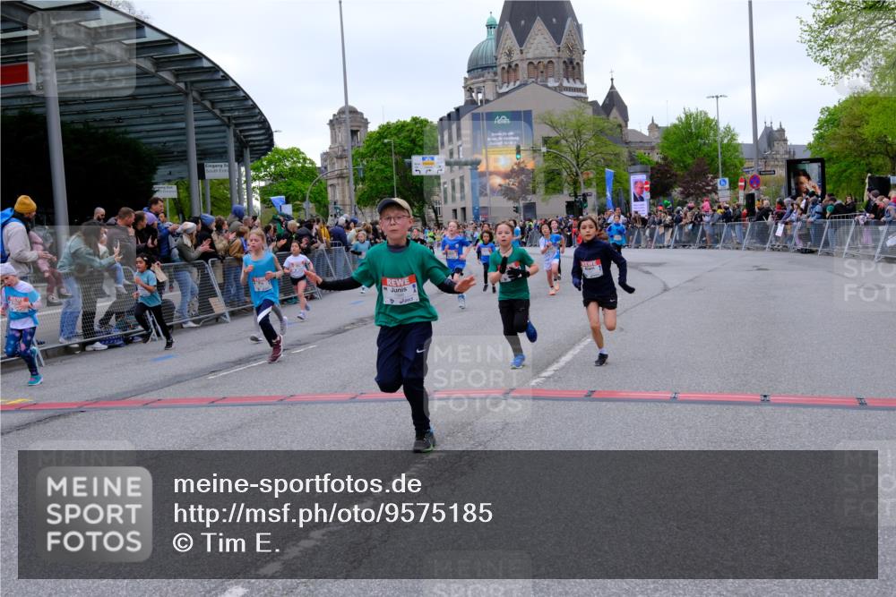 25.04.2026 - Das Zehntel Tim E. http://msf.ph/oto/9575185 25.04.2026 10:53:00 Ziel 5063, 5109, 5154, 5158, 5180, 5237, 5427, 5504, 5695, 5775, 5825, 5897, 5898, 6071, 6072, 6135, 6145, 6313, 6321, 6340, 6382, 6415, 6528, 6745, 7128, 7160, 7187, 7456, 7459, 7504, 7512, 7533, 7550, 7733, 7750, 7950, 7986 meine-sportfotos.de