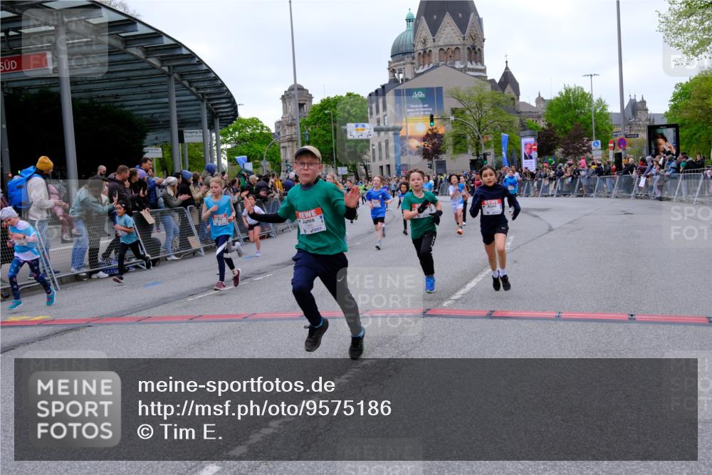 25.04.2026 - Das Zehntel Tim E. http://msf.ph/oto/9575186 25.04.2026 10:53:00 Ziel 5063, 5109, 5154, 5158, 5180, 5237, 5427, 5504, 5695, 5775, 5825, 5897, 5898, 6071, 6072, 6135, 6145, 6313, 6321, 6340, 6382, 6415, 6528, 6745, 7128, 7160, 7187, 7456, 7459, 7504, 7512, 7533, 7550, 7733, 7750, 7950, 7986 meine-sportfotos.de