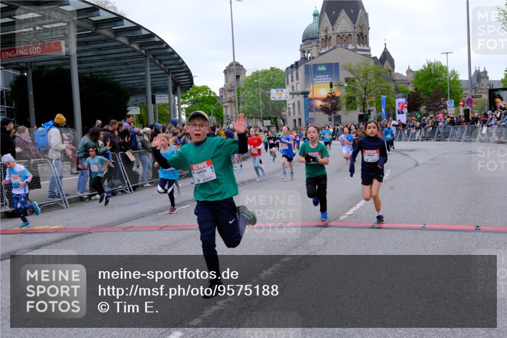 25.04.2026 - Das Zehntel Tim E. http://msf.ph/oto/9575188 25.04.2026 10:53:00 Ziel 5063, 5109, 5154, 5158, 5180, 5237, 5427, 5504, 5695, 5775, 5825, 5897, 5898, 6071, 6072, 6135, 6145, 6313, 6321, 6340, 6382, 6415, 6528, 6745, 7128, 7160, 7187, 7456, 7459, 7504, 7512, 7533, 7550, 7733, 7750, 7950, 7986 meine-sportfotos.de
