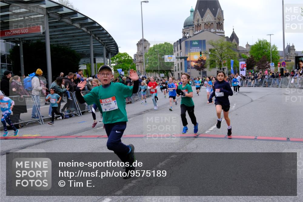 25.04.2026 - Das Zehntel Tim E. http://msf.ph/oto/9575189 25.04.2026 10:53:00 Ziel 5063, 5109, 5154, 5158, 5180, 5237, 5427, 5504, 5695, 5775, 5825, 5897, 5898, 6071, 6072, 6135, 6145, 6313, 6321, 6340, 6382, 6415, 6528, 6745, 7128, 7160, 7187, 7456, 7459, 7504, 7512, 7533, 7550, 7733, 7750, 7950, 7986 meine-sportfotos.de