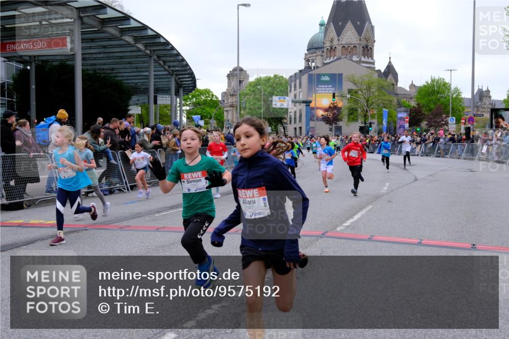 25.04.2026 - Das Zehntel Tim E. http://msf.ph/oto/9575192 25.04.2026 10:53:01 Ziel 5063, 5109, 5154, 5158, 5180, 5237, 5504, 5695, 5775, 5825, 5897, 5898, 6071, 6072, 6135, 6145, 6313, 6321, 6340, 6382, 6415, 6528, 6922, 7128, 7160, 7170, 7187, 7504, 7512, 7533, 7550, 7733, 7750, 7950, 7986 meine-sportfotos.de