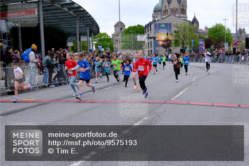 25.04.2026 - Das Zehntel Tim E. http://msf.ph/oto/9575193 25.04.2026 10:53:02 Ziel 5063, 5109, 5154, 5158, 5180, 5237, 5504, 5695, 5775, 5825, 5897, 5898, 6071, 6072, 6135, 6145, 6321, 6340, 6382, 6415, 6528, 6922, 7114, 7127, 7128, 7160, 7170, 7187, 7504, 7512, 7533, 7550, 7733, 7750, 7950, 7986 meine-sportfotos.de