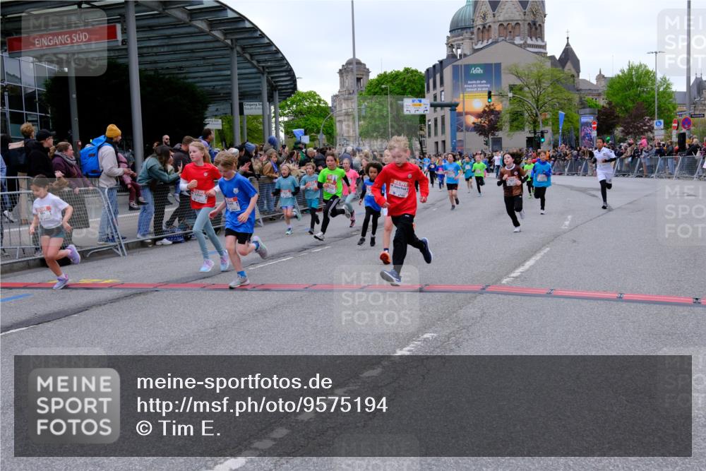 25.04.2026 - Das Zehntel Tim E. http://msf.ph/oto/9575194 25.04.2026 10:53:02 Ziel 5063, 5109, 5154, 5158, 5180, 5237, 5504, 5695, 5775, 5825, 5897, 5898, 6071, 6072, 6135, 6145, 6321, 6340, 6382, 6415, 6528, 6922, 7114, 7127, 7128, 7160, 7170, 7187, 7504, 7512, 7533, 7550, 7733, 7750, 7950, 7986 meine-sportfotos.de
