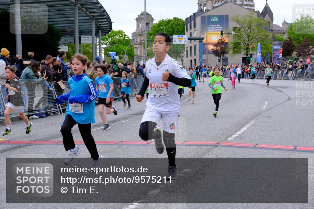 25.04.2026 - Das Zehntel Tim E. http://msf.ph/oto/9575211 25.04.2026 10:53:06 Ziel 5063, 5109, 5695, 5775, 5779, 5785, 5807, 5819, 5825, 5999, 6050, 6071, 6072, 6135, 6145, 6321, 6340, 6528, 6922, 7114, 7127, 7160, 7170, 7187, 7229, 7243, 7248, 7424, 7504, 7512, 7533, 7550, 7733, 7735, 7950, 7986 meine-sportfotos.de