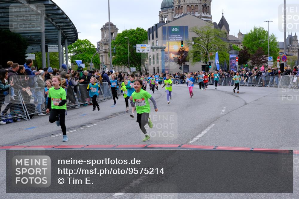 25.04.2026 - Das Zehntel Tim E. http://msf.ph/oto/9575214 25.04.2026 10:53:07 Ziel 5063, 5365, 5695, 5775, 5779, 5785, 5807, 5819, 5825, 5999, 6050, 6071, 6072, 6135, 6145, 6321, 6340, 6528, 6922, 7114, 7127, 7160, 7170, 7187, 7229, 7243, 7248, 7424, 7504, 7512, 7533, 7550, 7733, 7735, 7950, 7986 meine-sportfotos.de