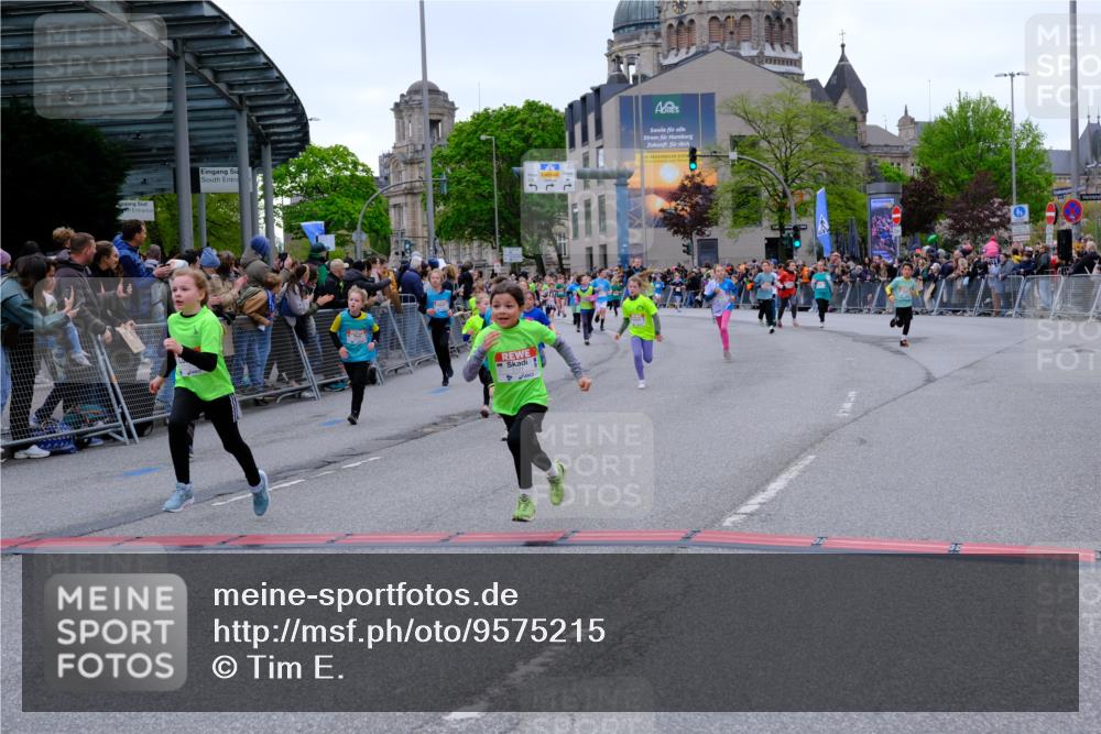 25.04.2026 - Das Zehntel Tim E. http://msf.ph/oto/9575215 25.04.2026 10:53:07 Ziel 5063, 5365, 5695, 5775, 5779, 5785, 5807, 5819, 5825, 5999, 6050, 6071, 6072, 6135, 6145, 6321, 6340, 6528, 6922, 7114, 7127, 7160, 7170, 7187, 7229, 7243, 7248, 7424, 7504, 7512, 7533, 7550, 7733, 7735, 7950, 7986 meine-sportfotos.de