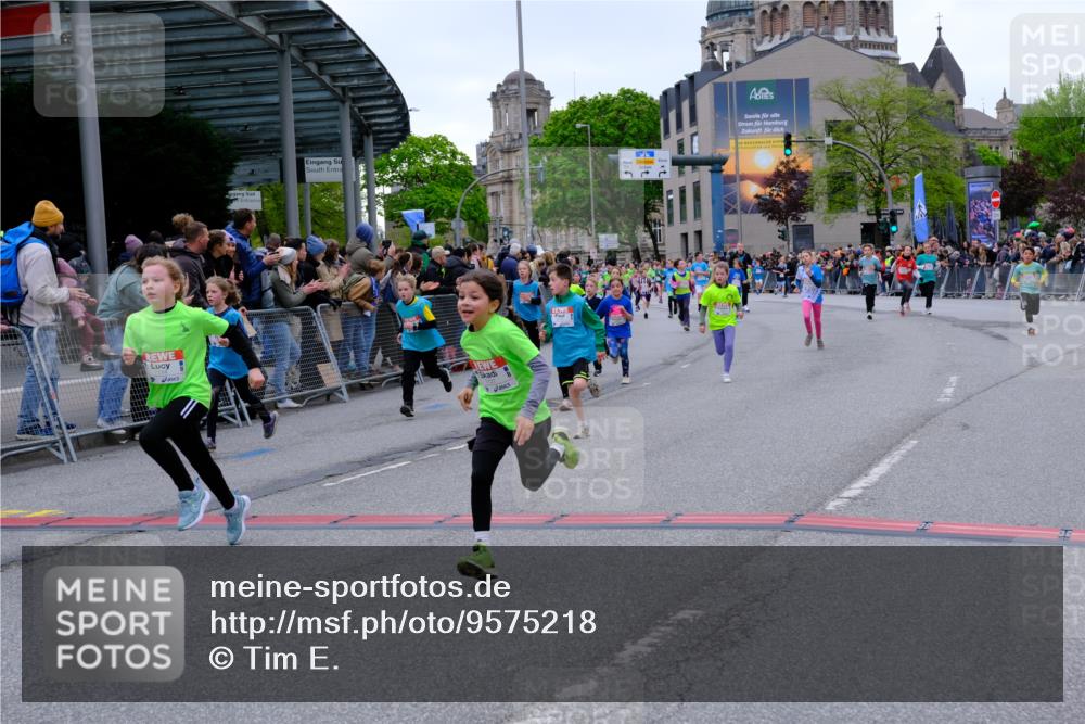 25.04.2026 - Das Zehntel Tim E. http://msf.ph/oto/9575218 25.04.2026 10:53:07 Ziel 5063, 5365, 5695, 5775, 5779, 5785, 5807, 5819, 5825, 5999, 6050, 6071, 6072, 6135, 6145, 6321, 6340, 6528, 6922, 7114, 7127, 7160, 7170, 7187, 7229, 7243, 7248, 7424, 7504, 7512, 7533, 7550, 7733, 7735, 7950, 7986 meine-sportfotos.de