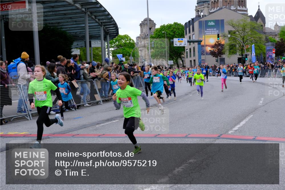 25.04.2026 - Das Zehntel Tim E. http://msf.ph/oto/9575219 25.04.2026 10:53:07 Ziel 5063, 5365, 5695, 5775, 5779, 5785, 5807, 5819, 5825, 5999, 6050, 6071, 6072, 6135, 6145, 6321, 6340, 6528, 6922, 7114, 7127, 7160, 7170, 7187, 7229, 7243, 7248, 7424, 7504, 7512, 7533, 7550, 7733, 7735, 7950, 7986 meine-sportfotos.de