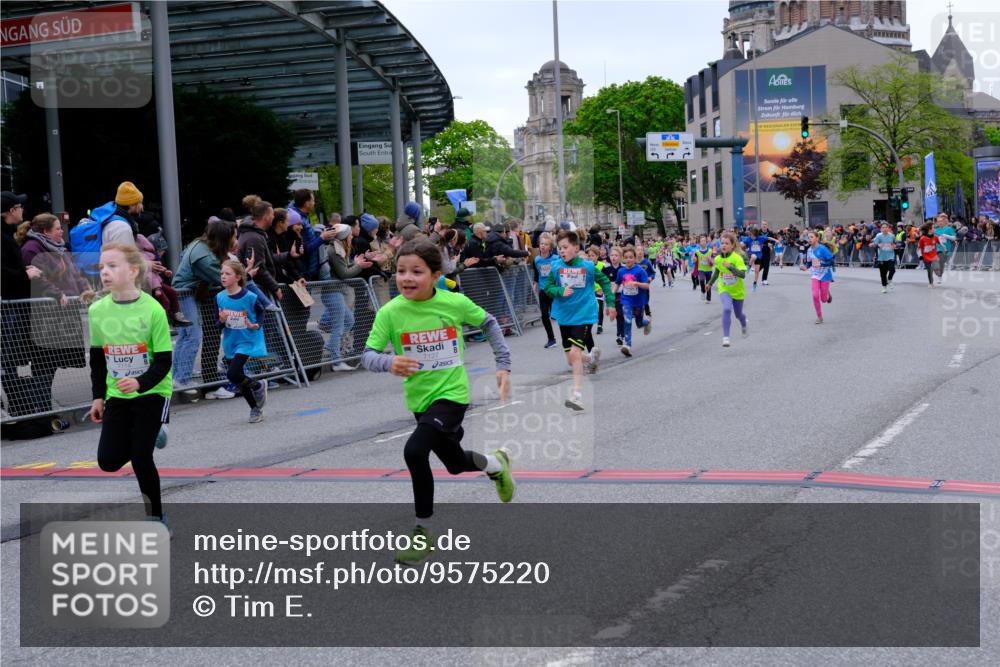 25.04.2026 - Das Zehntel Tim E. http://msf.ph/oto/9575220 25.04.2026 10:53:07 Ziel 5063, 5365, 5695, 5775, 5779, 5785, 5807, 5819, 5825, 5999, 6050, 6071, 6072, 6135, 6145, 6321, 6340, 6528, 6922, 7114, 7127, 7160, 7170, 7187, 7229, 7243, 7248, 7424, 7504, 7512, 7533, 7550, 7733, 7735, 7950, 7986 meine-sportfotos.de