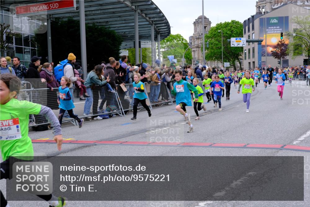 25.04.2026 - Das Zehntel Tim E. http://msf.ph/oto/9575221 25.04.2026 10:53:08 Ziel 5063, 5294, 5365, 5452, 5775, 5779, 5785, 5807, 5819, 5825, 5906, 5999, 6050, 6071, 6072, 6079, 6135, 6145, 6321, 6340, 6528, 6922, 7114, 7127, 7160, 7170, 7229, 7243, 7248, 7424, 7504, 7512, 7533, 7550, 7596, 7733, 7735, 8033 meine-sportfotos.de