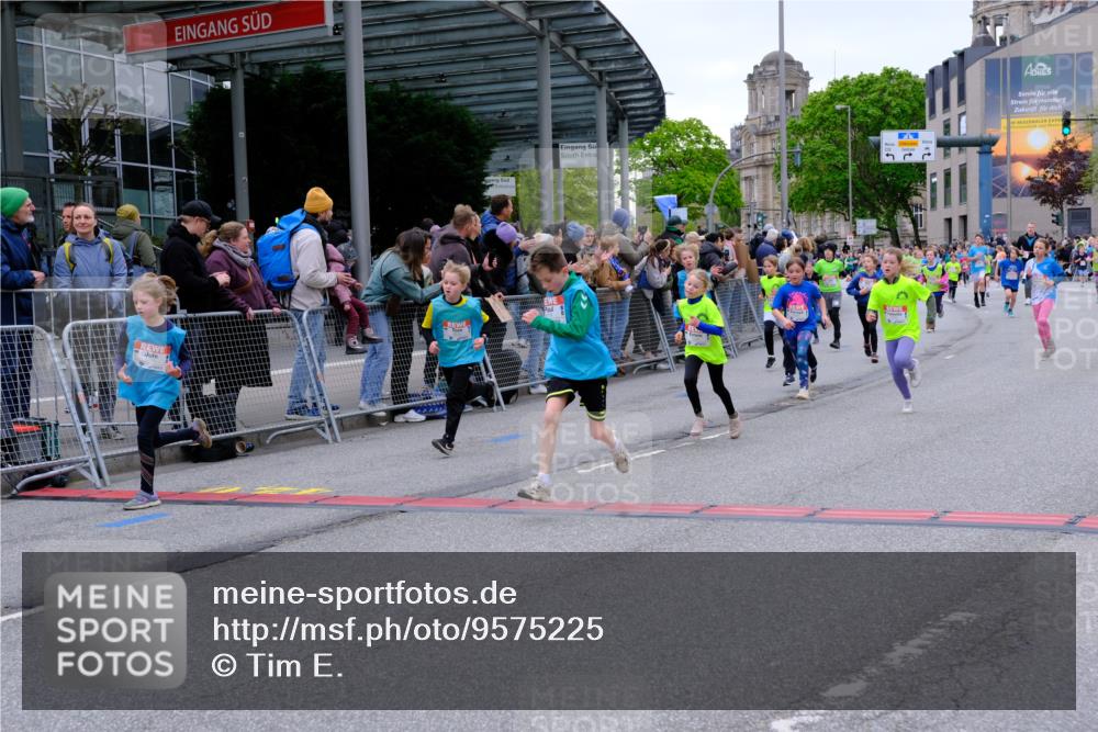 25.04.2026 - Das Zehntel Tim E. http://msf.ph/oto/9575225 25.04.2026 10:53:08 Ziel 5063, 5294, 5365, 5452, 5775, 5779, 5785, 5807, 5819, 5825, 5906, 5999, 6050, 6071, 6072, 6079, 6135, 6145, 6321, 6340, 6528, 6922, 7114, 7127, 7160, 7170, 7229, 7243, 7248, 7424, 7504, 7512, 7533, 7550, 7596, 7733, 7735, 8033 meine-sportfotos.de