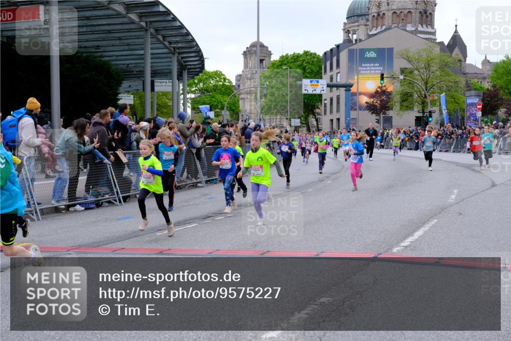 25.04.2026 - Das Zehntel Tim E. http://msf.ph/oto/9575227 25.04.2026 10:53:09 Ziel 5063, 5294, 5365, 5452, 5779, 5785, 5807, 5819, 5825, 5906, 5999, 6050, 6071, 6072, 6079, 6135, 6145, 6321, 6340, 6528, 6868, 6922, 7114, 7127, 7160, 7170, 7229, 7243, 7248, 7424, 7504, 7550, 7596, 7733, 7735, 8033 meine-sportfotos.de