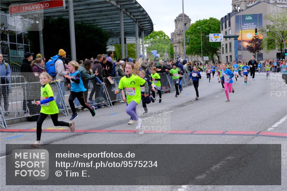 25.04.2026 - Das Zehntel Tim E. http://msf.ph/oto/9575234 25.04.2026 10:53:09 Ziel 5063, 5294, 5365, 5452, 5779, 5785, 5807, 5819, 5825, 5906, 5999, 6050, 6071, 6072, 6079, 6135, 6145, 6321, 6340, 6528, 6868, 6922, 7114, 7127, 7160, 7170, 7229, 7243, 7248, 7424, 7504, 7550, 7596, 7733, 7735, 8033 meine-sportfotos.de