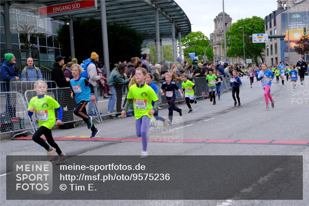 25.04.2026 - Das Zehntel Tim E. http://msf.ph/oto/9575236 25.04.2026 10:53:10 Ziel 5066, 5294, 5365, 5452, 5779, 5785, 5807, 5819, 5825, 5906, 5999, 6050, 6071, 6072, 6073, 6079, 6135, 6340, 6528, 6534, 6535, 6868, 6922, 7114, 7127, 7160, 7170, 7229, 7243, 7248, 7424, 7504, 7550, 7596, 7733, 7735, 8033 meine-sportfotos.de