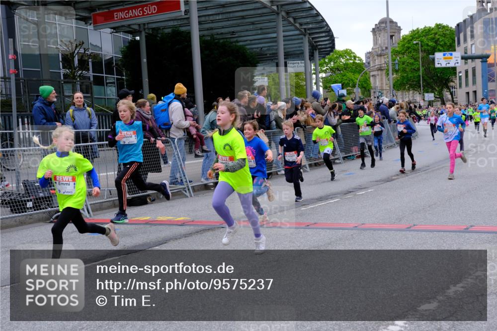 25.04.2026 - Das Zehntel Tim E. http://msf.ph/oto/9575237 25.04.2026 10:53:10 Ziel 5066, 5294, 5365, 5452, 5779, 5785, 5807, 5819, 5825, 5906, 5999, 6050, 6071, 6072, 6073, 6079, 6135, 6340, 6528, 6534, 6535, 6868, 6922, 7114, 7127, 7160, 7170, 7229, 7243, 7248, 7424, 7504, 7550, 7596, 7733, 7735, 8033 meine-sportfotos.de