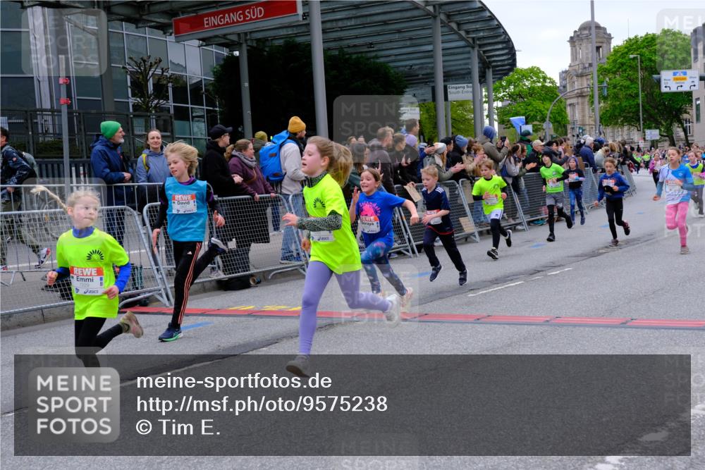 25.04.2026 - Das Zehntel Tim E. http://msf.ph/oto/9575238 25.04.2026 10:53:10 Ziel 5066, 5294, 5365, 5452, 5779, 5785, 5807, 5819, 5825, 5906, 5999, 6050, 6071, 6072, 6073, 6079, 6135, 6340, 6528, 6534, 6535, 6868, 6922, 7114, 7127, 7160, 7170, 7229, 7243, 7248, 7424, 7504, 7550, 7596, 7733, 7735, 8033 meine-sportfotos.de