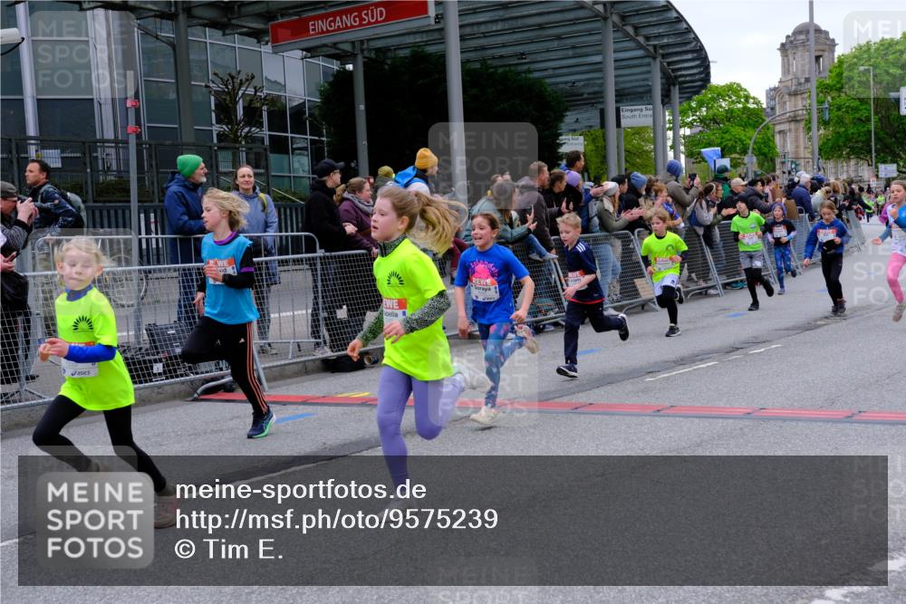 25.04.2026 - Das Zehntel Tim E. http://msf.ph/oto/9575239 25.04.2026 10:53:10 Ziel 5066, 5294, 5365, 5452, 5779, 5785, 5807, 5819, 5825, 5906, 5999, 6050, 6071, 6072, 6073, 6079, 6135, 6340, 6528, 6534, 6535, 6868, 6922, 7114, 7127, 7160, 7170, 7229, 7243, 7248, 7424, 7504, 7550, 7596, 7733, 7735, 8033 meine-sportfotos.de